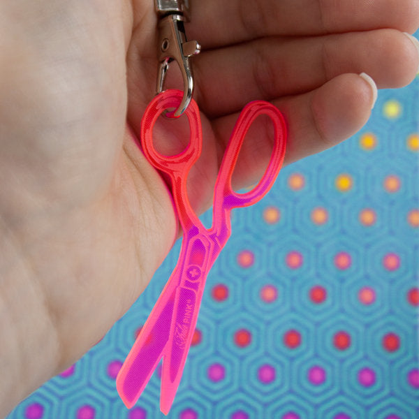 Scissors Keychain by Tula Pink – Strawberry Quiltcake