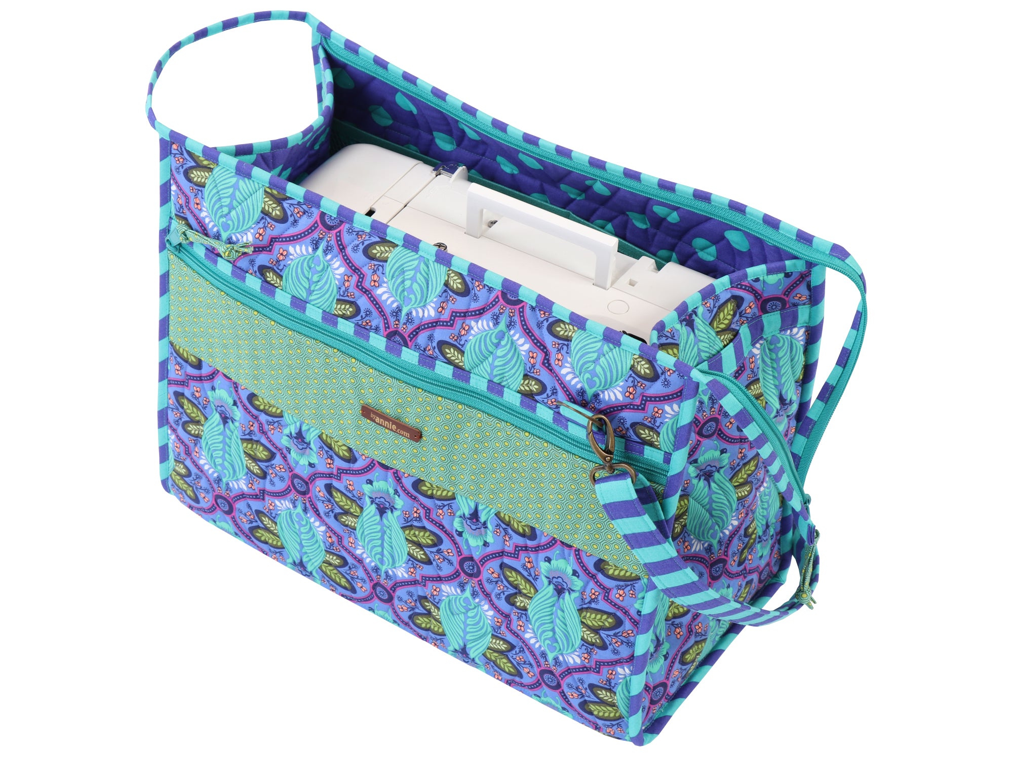Take A Stand Tote Pattern – Strawberry Quiltcake